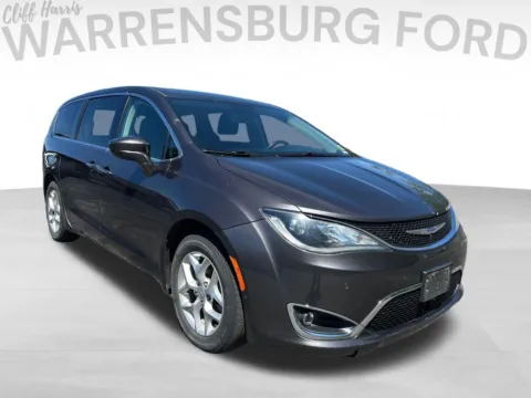 Unknown 2019 Chrysler Pacifica Touring Plus for sale in Warrensburg, MO