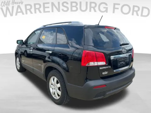 More photos of 2011 Kia Sorento LX at Warrensburg Ford, MO