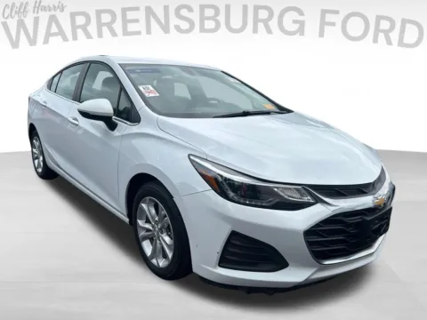White 2019 Chevrolet Cruze LT for sale in Warrensburg, MO