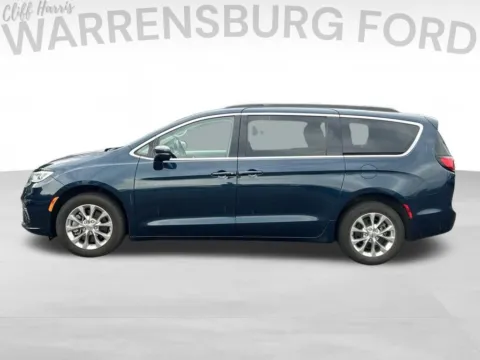 More photos of 2022 Chrysler Pacifica Touring L at Warrensburg Ford, MO