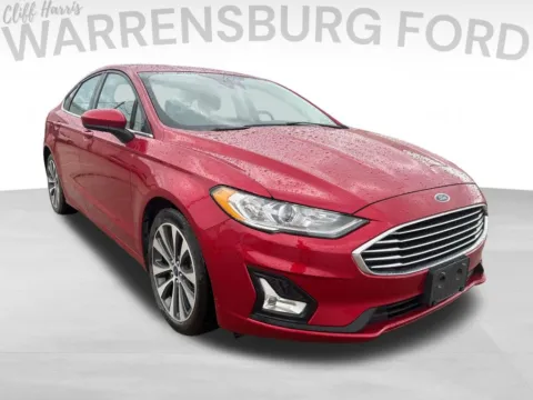 Red 2020 Ford Fusion SE for sale in Warrensburg, MO
