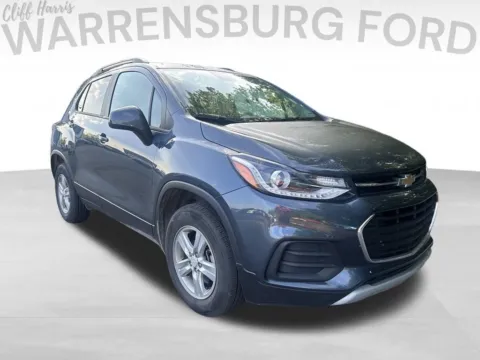 Gray 2022 Chevrolet Trax LT for sale in Warrensburg, MO