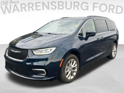 Another view of 2022 Chrysler Pacifica Touring L for sale in Warrensburg, MO at Warrensburg Ford