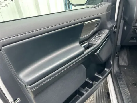 More photos of 2025 Ford Expedition Platinum at Warrensburg Ford, MO
