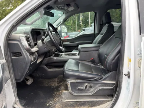 More photos of 2023 Ford F-350SD Lariat at Warrensburg Ford, MO
