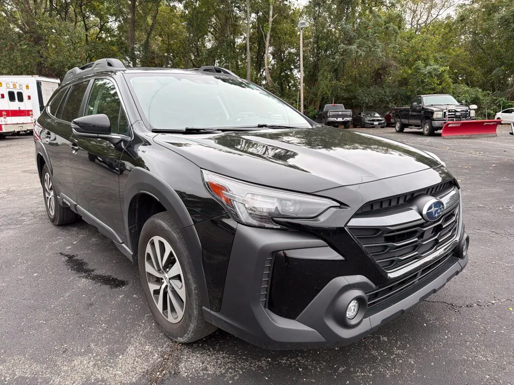Black 2023 Subaru Outback Premium for sale in Warrensburg, MO