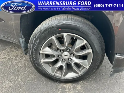Photos of 2019 Chevrolet Silverado 1500 RST for sale in Warrensburg, MO at Warrensburg Ford