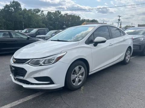White 2018 Chevrolet Cruze LS for sale in Warrensburg, MO