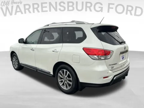 More photos of 2016 Nissan Pathfinder SL at Warrensburg Ford, MO