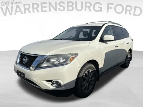 Photos of 2016 Nissan Pathfinder SL for sale in Warrensburg, MO at Warrensburg Ford