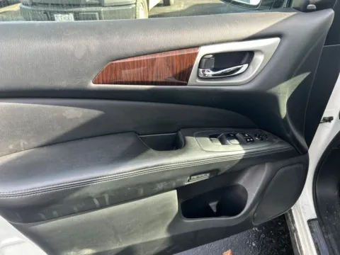 More photos of 2016 Nissan Pathfinder SL at Warrensburg Ford, MO