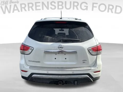 More photos of 2016 Nissan Pathfinder SL at Warrensburg Ford, MO