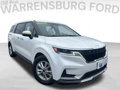 White 2023 Kia Carnival LX for sale in Warrensburg, MO