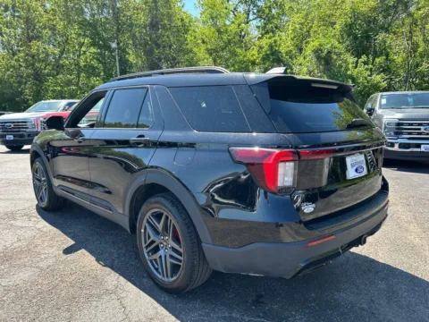 More photos of 2025 Ford Explorer ST-Line at Warrensburg Ford, MO