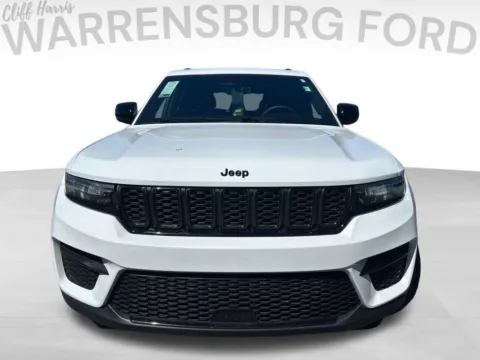 Photos of 2025 Jeep Grand Cherokee Altitude for sale in Warrensburg, MO at Warrensburg Ford