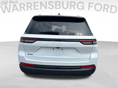More photos of 2025 Jeep Grand Cherokee Altitude at Warrensburg Ford, MO