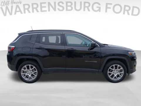 Photos of 2022 Jeep Compass Latitude Lux for sale in Warrensburg, MO at Warrensburg Ford