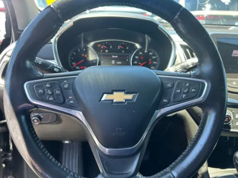 More photos of 2022 Chevrolet Equinox LT at Warrensburg Ford, MO