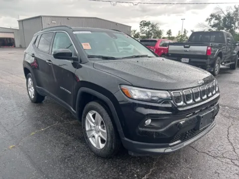 Black 2022 Jeep Compass Latitude for sale in Warrensburg, MO
