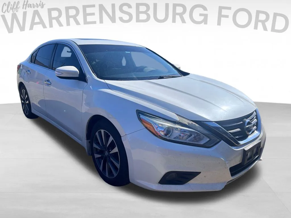 White 2016 Nissan Altima 2.5 SL for sale in Warrensburg, MO