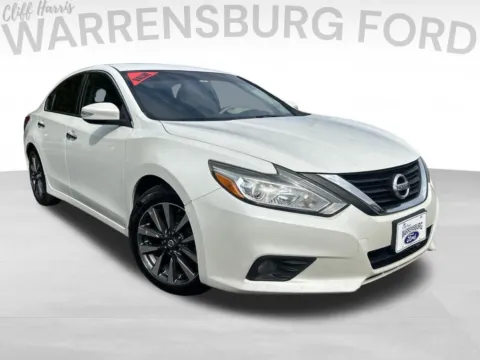 White 2016 Nissan Altima 2.5 SL for sale in Warrensburg, MO