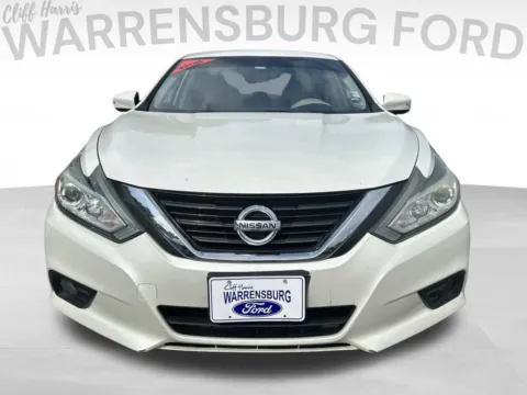 Photos of 2016 Nissan Altima 2.5 SL for sale in Warrensburg, MO at Warrensburg Ford
