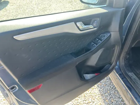 More photos of 2020 Ford Escape SE at Warrensburg Ford, MO