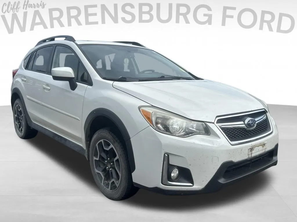 White 2016 Subaru Crosstrek 2.0i Premium for sale in Warrensburg, MO