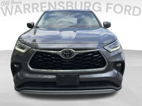 Photos of 2021 Toyota Highlander Platinum for sale in Warrensburg, MO at Warrensburg Ford