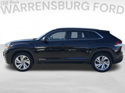 More photos of 2020 Volkswagen Atlas Cross Sport 2.0T SEL at Warrensburg Ford, MO