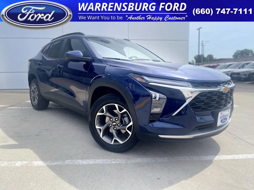 Blue 2024 Chevrolet Trax LT for sale in Warrensburg, MO
