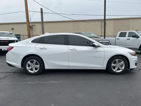 Another view of 2022 Chevrolet Malibu LT for sale in Warrensburg, MO at Warrensburg Ford