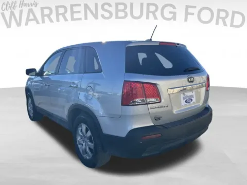 More photos of 2013 Kia Sorento LX at Warrensburg Ford, MO